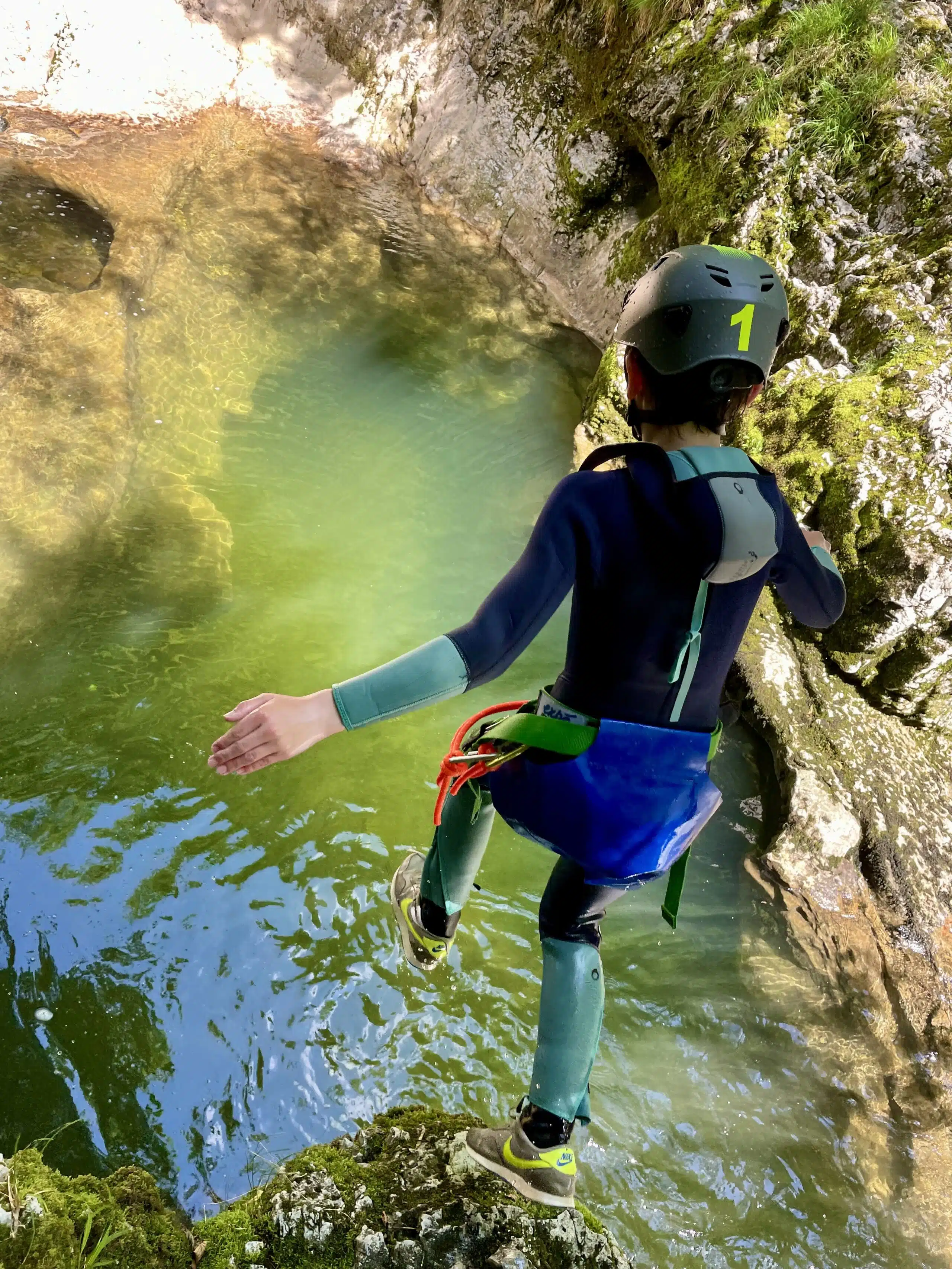 Dés 8 ans dans le canyon Malvaux